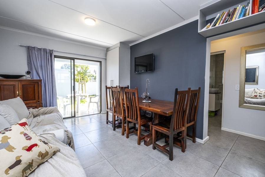 2 Bedroom Property for Sale in Loucharmante Western Cape